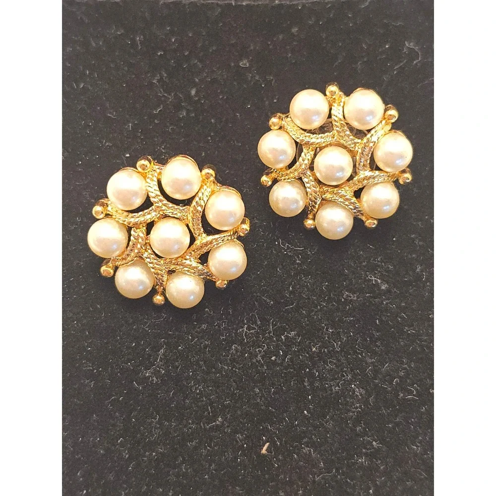 Napier Vintage Gold Tone Faux Pearl Wreath Stud Earrings Classic Textured Post
